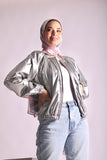 Silver raglan sleeves jacket.